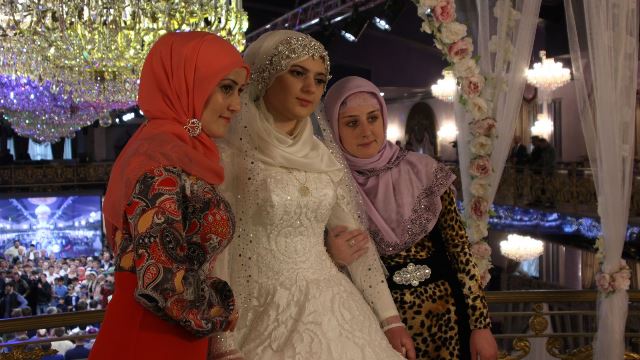 Минкульт Чечни взял под контроль проведение свадеб